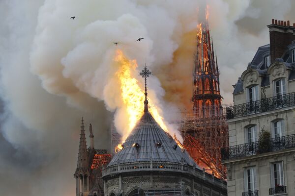 آتش‌سوزی در کلیسای نوتردام پاریس، فرانسه - اسپوتنیک ایران  