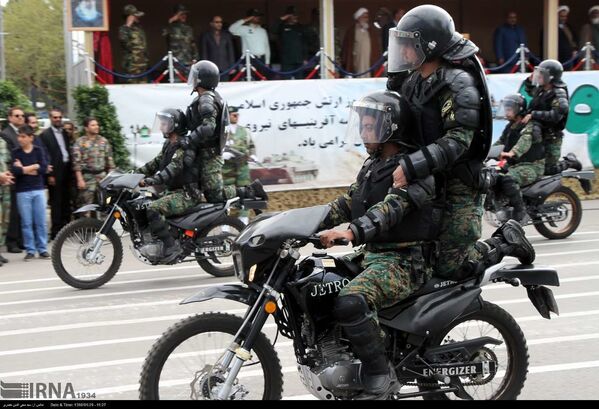 رژه به مناسبت روز ارتش جمهوری اسلامی ایران - اسپوتنیک ایران  