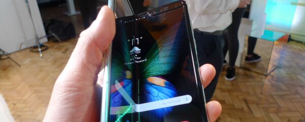 چرا سامسونگ عرضه گوشی همراه جدید خود را متوقف کرد + فیلم چرا سامسونگ عرضه گوشی همراه جدید خود را متوقف کرد + فیلم - اسپوتنیک ایران