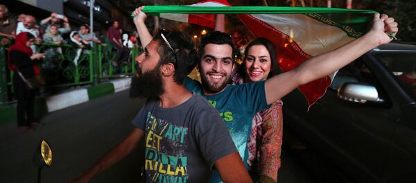 ایرانی ها در خیابان تهران ایرانی ها در خیابان تهران - اسپوتنیک ایران