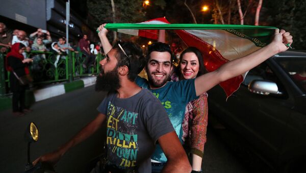 ایرانی ها در خیابان تهران - اسپوتنیک ایران  