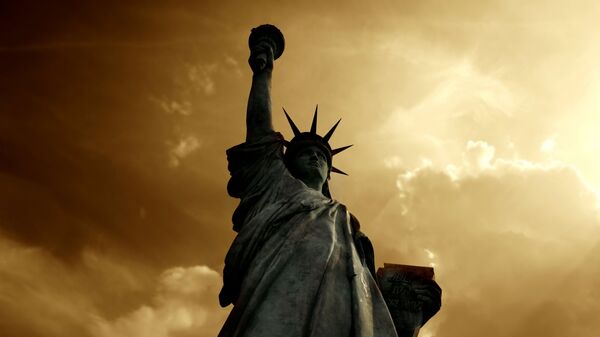 مجسمه آزادی آمریکادر زمینه غروب - اسپوتنیک ایران  
