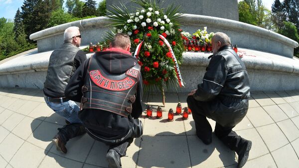گرامیداشت سربازان کشته شده روسیه در جنگ جهانی دوم در ورشو - اسپوتنیک ایران  