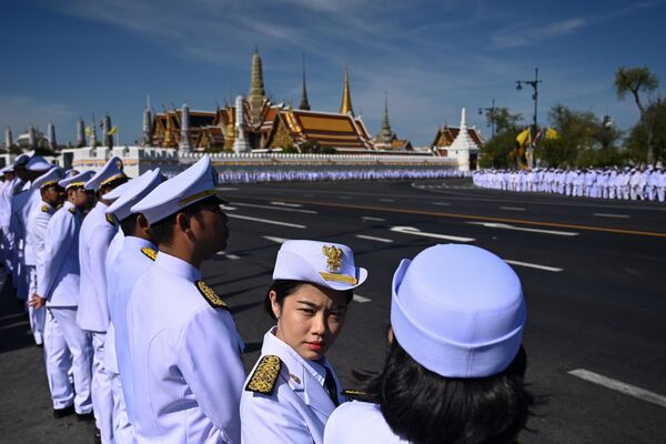 افسران در مراسم تشریفاتی استقبال ار شاه تایلند - اسپوتنیک ایران  