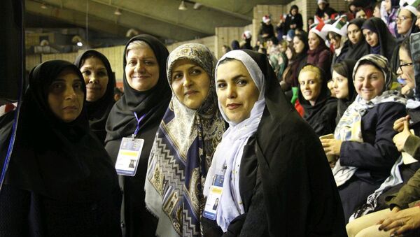 زنان، ریز بین تر و اجرایی تر در قوانین هستند - اسپوتنیک ایران  