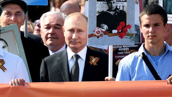 پوتین در راهپیمایی «هنگ جاودان» در روسیه شرکت خواهد کرد
 - اسپوتنیک ایران  