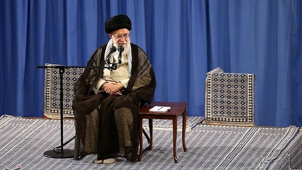 رهبر ایران گفت مقاومت در برابر آمریکا ادامه دارد ولی جنگ نخواهد شد - اسپوتنیک ایران  