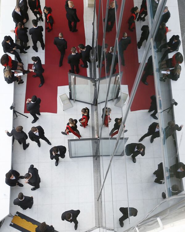 فرش قرمز مراسم افتتاحیه ۷۲ مین فستیوال بین المللی فیلم کن - اسپوتنیک ایران  