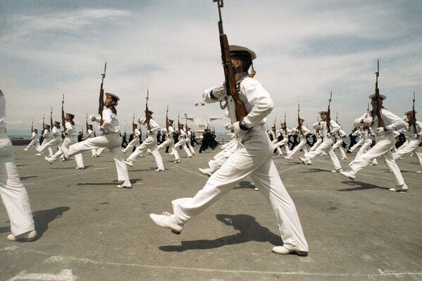 ملوانان ناوگان اقیانوس آرام در رژه سال 1992 - اسپوتنیک ایران  