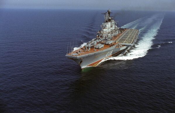 ناو هواپیما بر ضد زیر دریایی  نووراسیسک در سال 1985 - اسپوتنیک ایران  