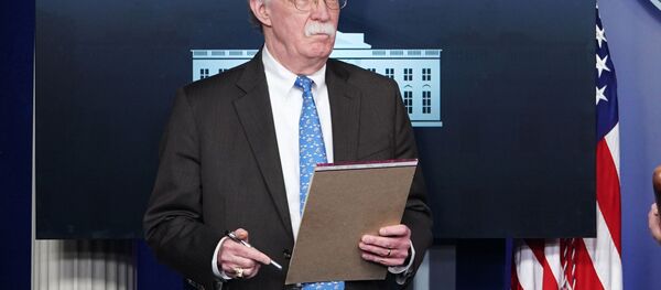 انتقاد بولتون از ترامپ به خاطر امتناع از حمله به ایران
 - اسپوتنیک ایران  