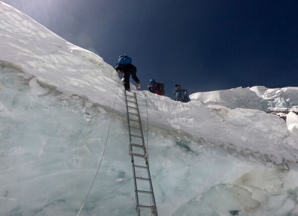 کوه اورست به ارتفاع ۸٬۸۴۸متر - اسپوتنیک ایران  