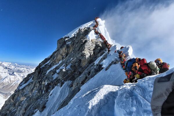 ترافیک کوهنوردی برای رسیدن به قله اورست - اسپوتنیک ایران  