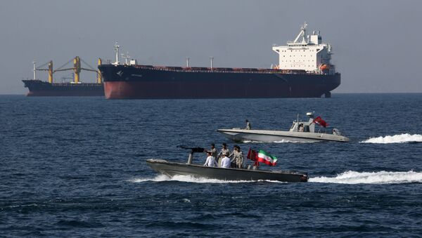وزارت تجارت ژاپن: نفتکش های حادثه دیده حامل محموله متعلق به ژاپن بوده‌اند - اسپوتنیک ایران  