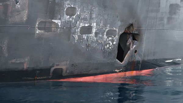 سوراخی در بدنه نفتکش در دریای عمان - اسپوتنیک ایران  