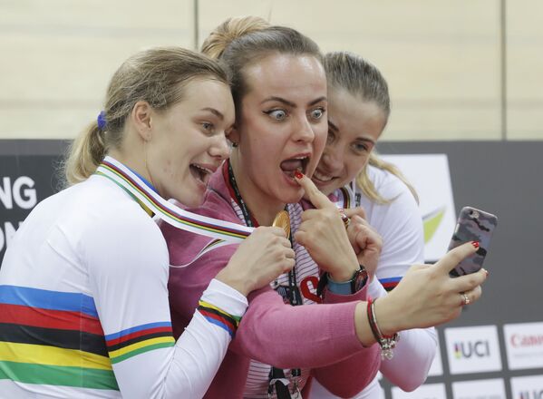 ورزشکاران روسیه در مسابقات قهرمانی دوچرخه‌سواری جهان در هنگ کنگ - اسپوتنیک ایران  