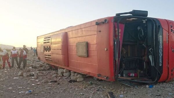 واژگونی اتوبوس حامل زائران عراقی در ایران - اسپوتنیک ایران  