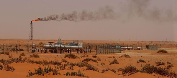 انفجار و آتش سوزی در پالایشگاه های نفتی عربستان - اسپوتنیک ایران  