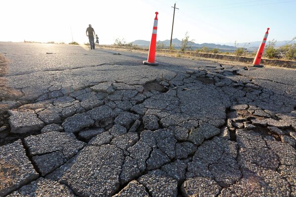 شدیدترین زلزله کالیفرنیا در 25 سال اخیر - اسپوتنیک ایران  
