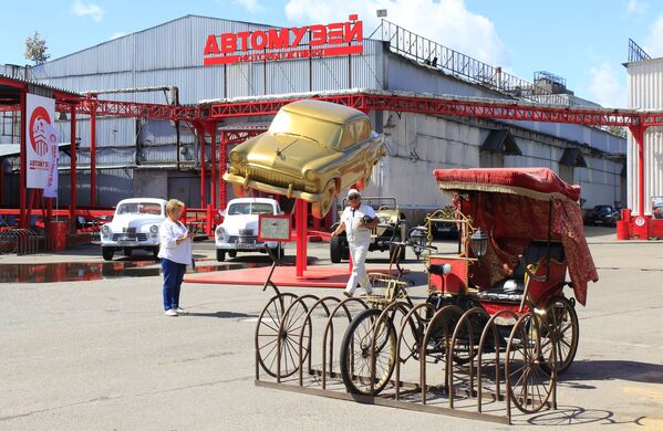 بزرگترین موزه خودرو«موتور اکتبر» در محوطه کارخانه «کریستال» مسکو - اسپوتنیک ایران  