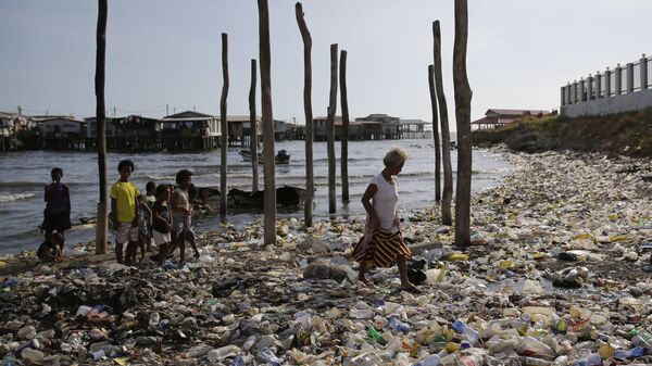 جزیره زباله ها در اقیانوس آرام - اسپوتنیک ایران  
