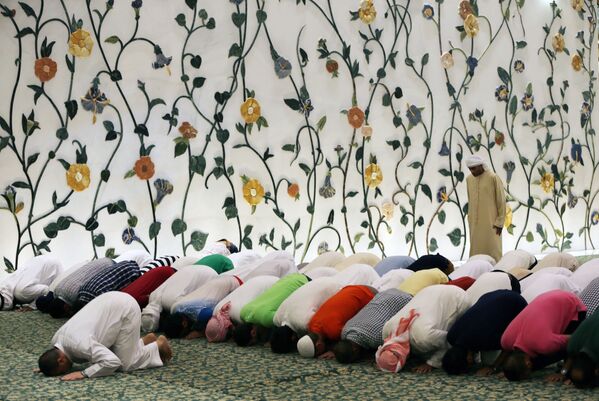 نماز مسلمانان در ابوظبی - اسپوتنیک ایران  