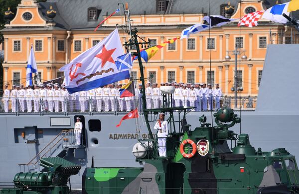 جشن نیروی دریایی روسیه در سن‌پیترزبورگ - کشتی گشت - اسپوتنیک ایران  