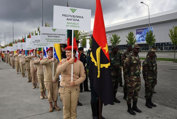 سربازان  در مراسم افتتاحیه بازی های بین المللی ارتش های « آرمیا ۲۰۱۹» در پارک نظامی پاتریوت  - اسپوتنیک ایران  