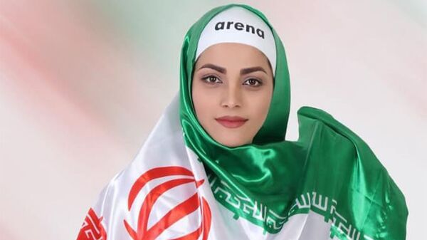 بانوی ایرانی رکورد دار شنا با دستان بسته  - اسپوتنیک ایران  