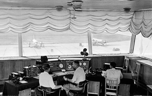 کارکنان کنترل پرواز فرودگاه شرمتوا ، سال ۱۹۵۹ - اسپوتنیک ایران  
