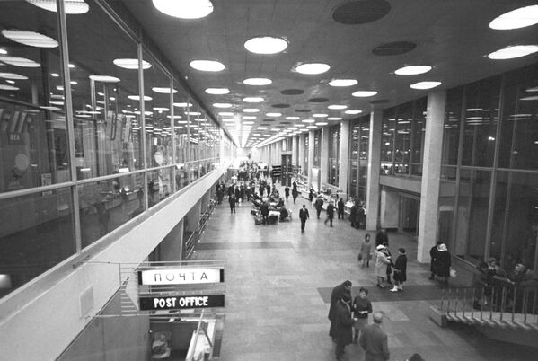 نمای داخلی ایستگاه قطار فرودگاه بین المللی شرمتوا، سال ۱۹۷۰ - اسپوتنیک ایران  