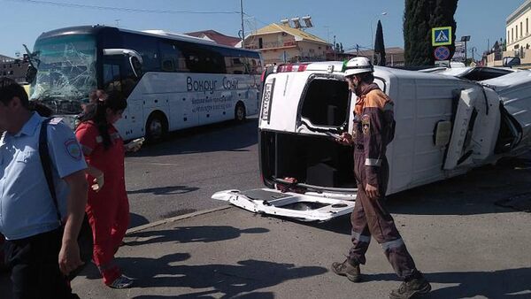 تصادف شدید اتوبوس در آذربایجان، زخمی برجای گذاشت - اسپوتنیک ایران  