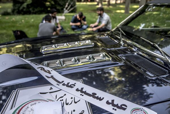 رژه خودروهای قدیمی در تهران - اسپوتنیک ایران  
