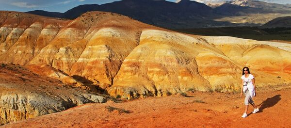 کیزل-چین در آلتاي روسيه در شما اين احساس را بوجود مي آورد که گويا در مریخ قدم می زنید کیزل-چین در آلتاي روسيه در شما اين احساس را بوجود مي آورد که گويا در مریخ قدم می زنید - اسپوتنیک ایران