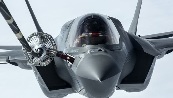 وزارت دفاع ژاپن، برنامه خرید جنگنده های F-35B را تایید کرد - اسپوتنیک ایران  