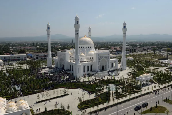 افتتاح مسجد افتخار مسلمانان با نام حضرت محمد (ص) در شالی چچن افتتاح مسجد افتخار مسلمانان با نام حضرت محمد (ص) در شالی چچن - اسپوتنیک ایران