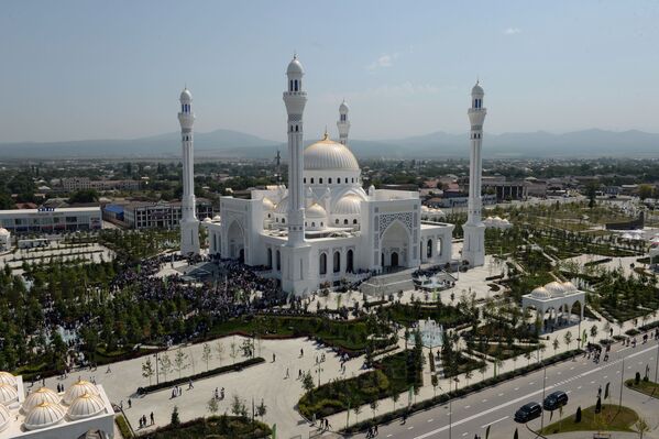 افتتاح مسجد  افتخار مسلمانان با نام حضرت محمد (ص) در شالی چچن - اسپوتنیک ایران  