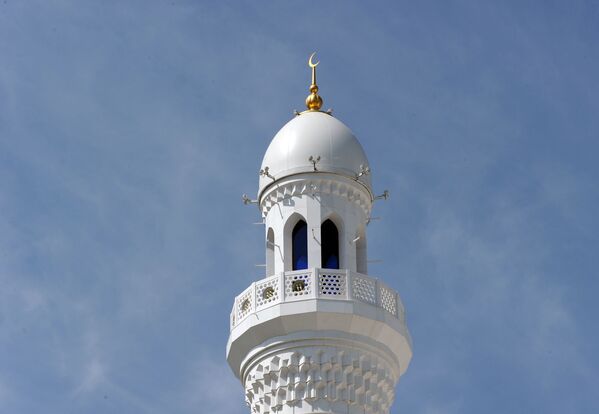 یکی از مناره های مسجد  افتخار مسلمانان با نام حضرت محمد (ص) در شالی چچن - اسپوتنیک ایران  
