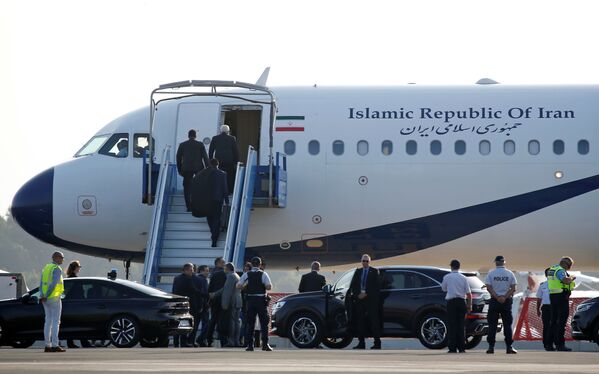 هواپیمای دولتی جمهوری اسلامی ایران در فرودگاه بیاریتز - اسپوتنیک ایران  