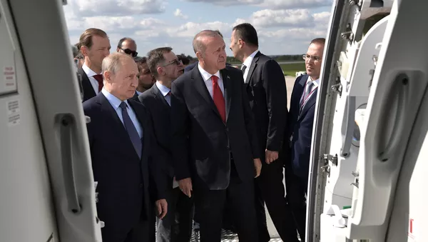 پوتین به اردوغان: هلی کوپتر بخرید، لیموزین هدیه بگیرید! - اسپوتنیک ایران  