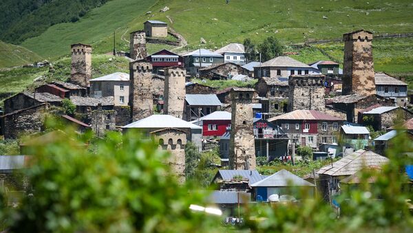
روستای اوشگولی در منطقه سوانتی گرجستان جز زیباترین مناطق طبیعی جهان به شمار می رود 
 - اسپوتنیک ایران  