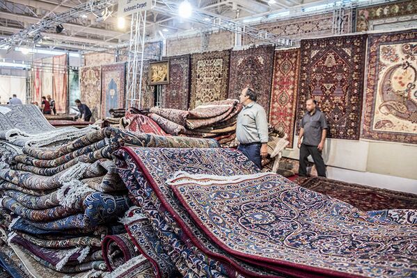 بیست و هشتمین نمایشگاه فرش دستبافت - تهران - اسپوتنیک ایران  