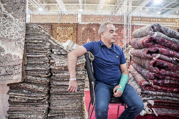 بیست و هشتمین نمایشگاه فرش دستبافت - تهران - اسپوتنیک ایران  