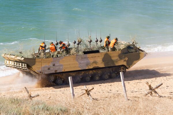 شرکت نظامیان در تمرینات نظامی در شبه جزیره کریمه - اسپوتنیک ایران  