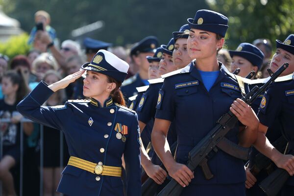 دانشجویان دانشکده هوانوردی روسیه در مراسم سوگند نظامی - اسپوتنیک ایران  