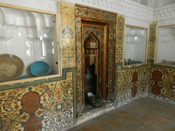  خانه تاریخی کبیری دارای فضاهای مجزای شاه نشین، تنبی و اتاق های بالایی بوده که در زمان برپایی جشن ها رو به سالن های پایین دید داشتند - اسپوتنیک ایران  