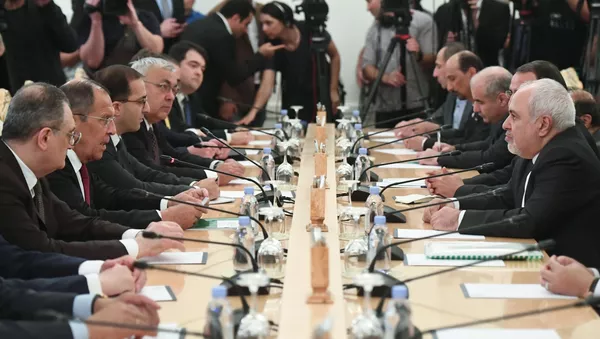 ظریف و لاوروف درباره پروژه های بزرگ مشترک گفتگو می کنند - اسپوتنیک ایران  