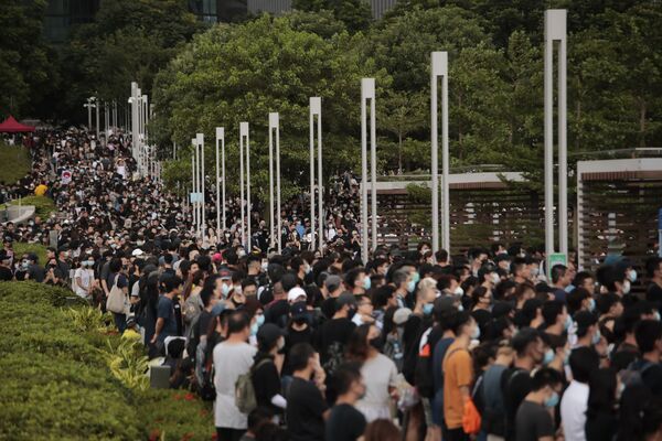 معترضان در هنگ‌کنگ هدف از تحصن را دفاع از آزادی بیان و دموکراسی اعلام کرده‌اند - اسپوتنیک ایران  