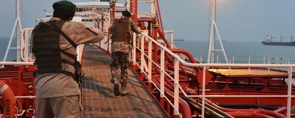 ایران تعدادی از خدمه نفت کش سوئدی توقیف شده را آزاد کرد - اسپوتنیک ایران  