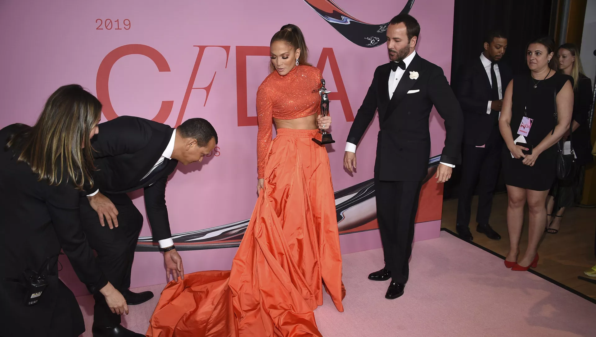 Актриса и певица Дженнифер Лопес на церемонии вручения CFDA Fashion Awards 